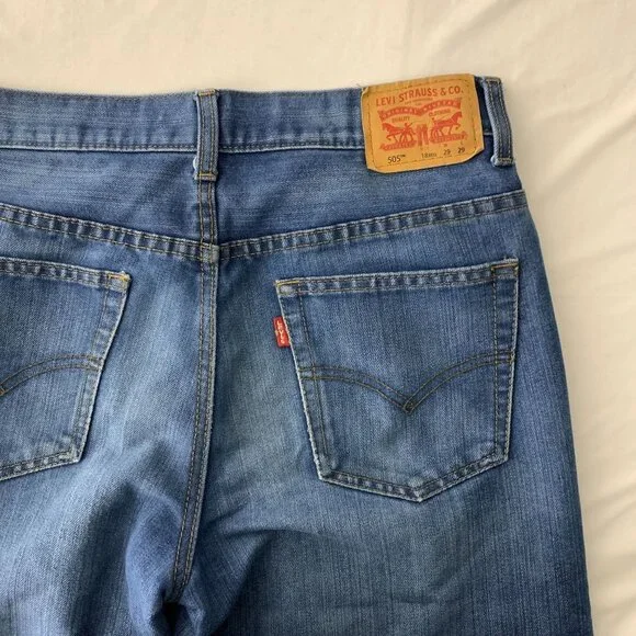 Levi's Women's 505 Regular Straight Leg Dark Wash Jeans Blue Size 29 - Picture 4 of 7